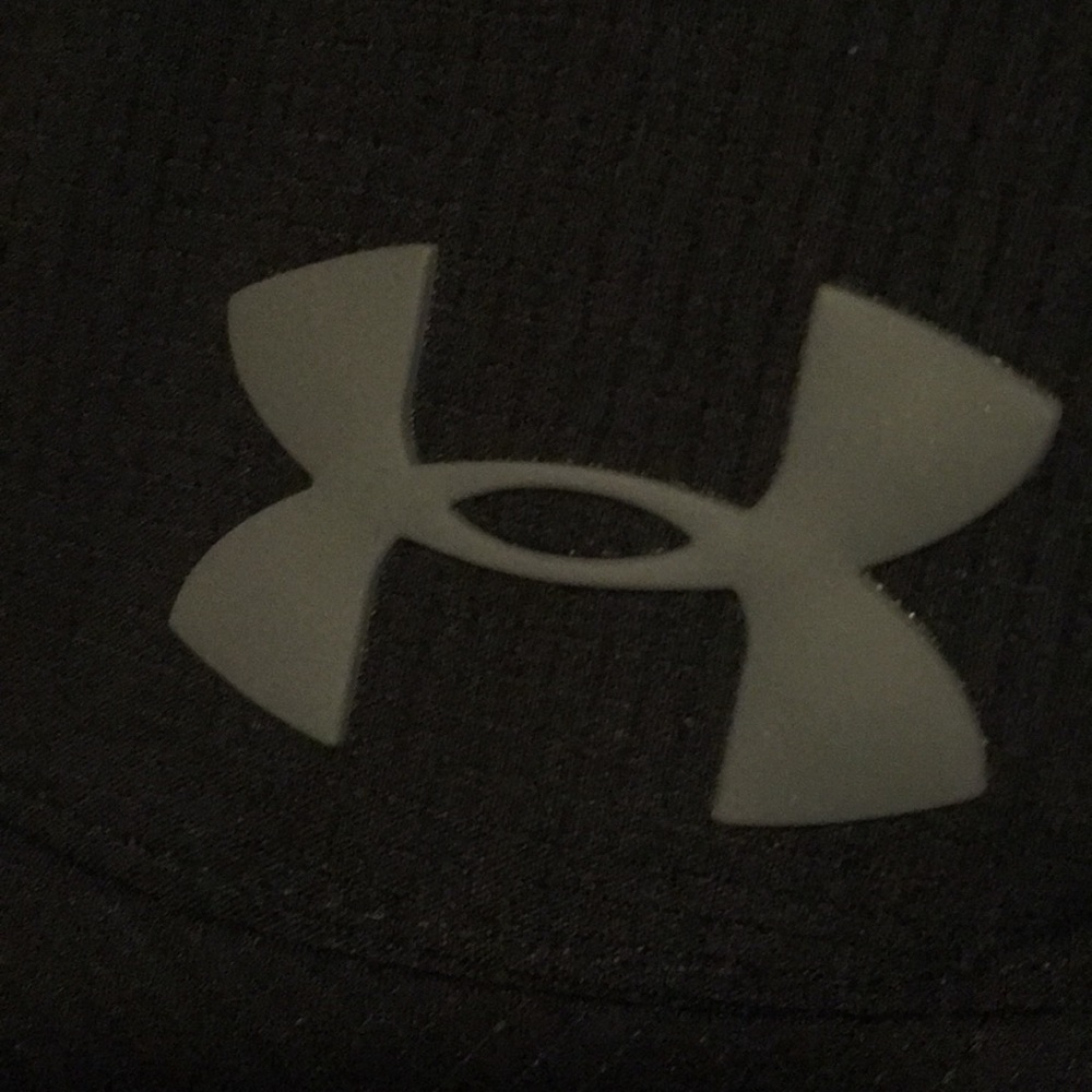 Baseball cap. - Picture 2 of 3